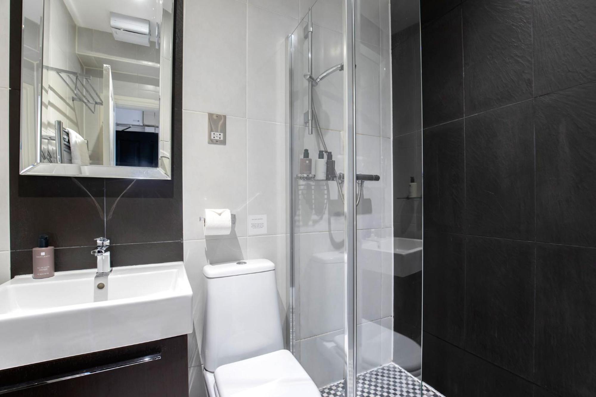 Strozzi Palace Suites By Mansley Cheltenham Esterno foto
