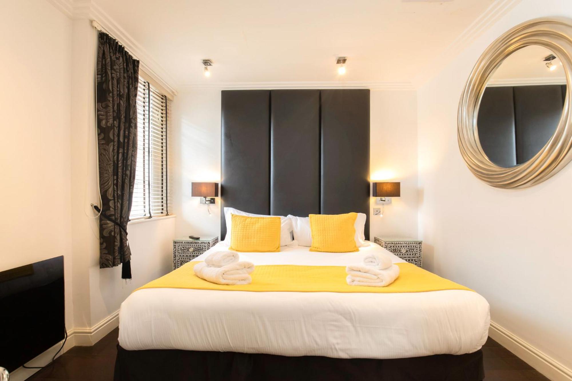 Strozzi Palace Suites By Mansley Cheltenham Esterno foto