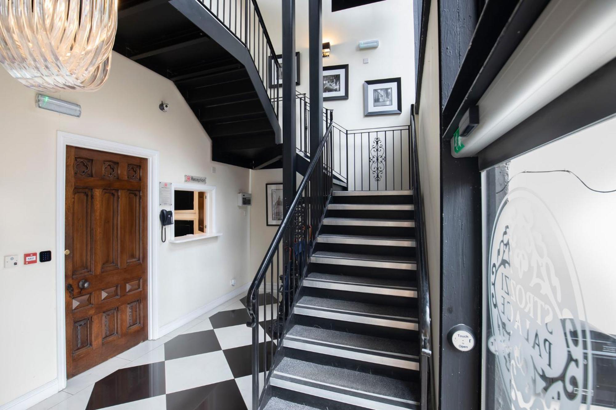 Strozzi Palace Suites By Mansley Cheltenham Esterno foto