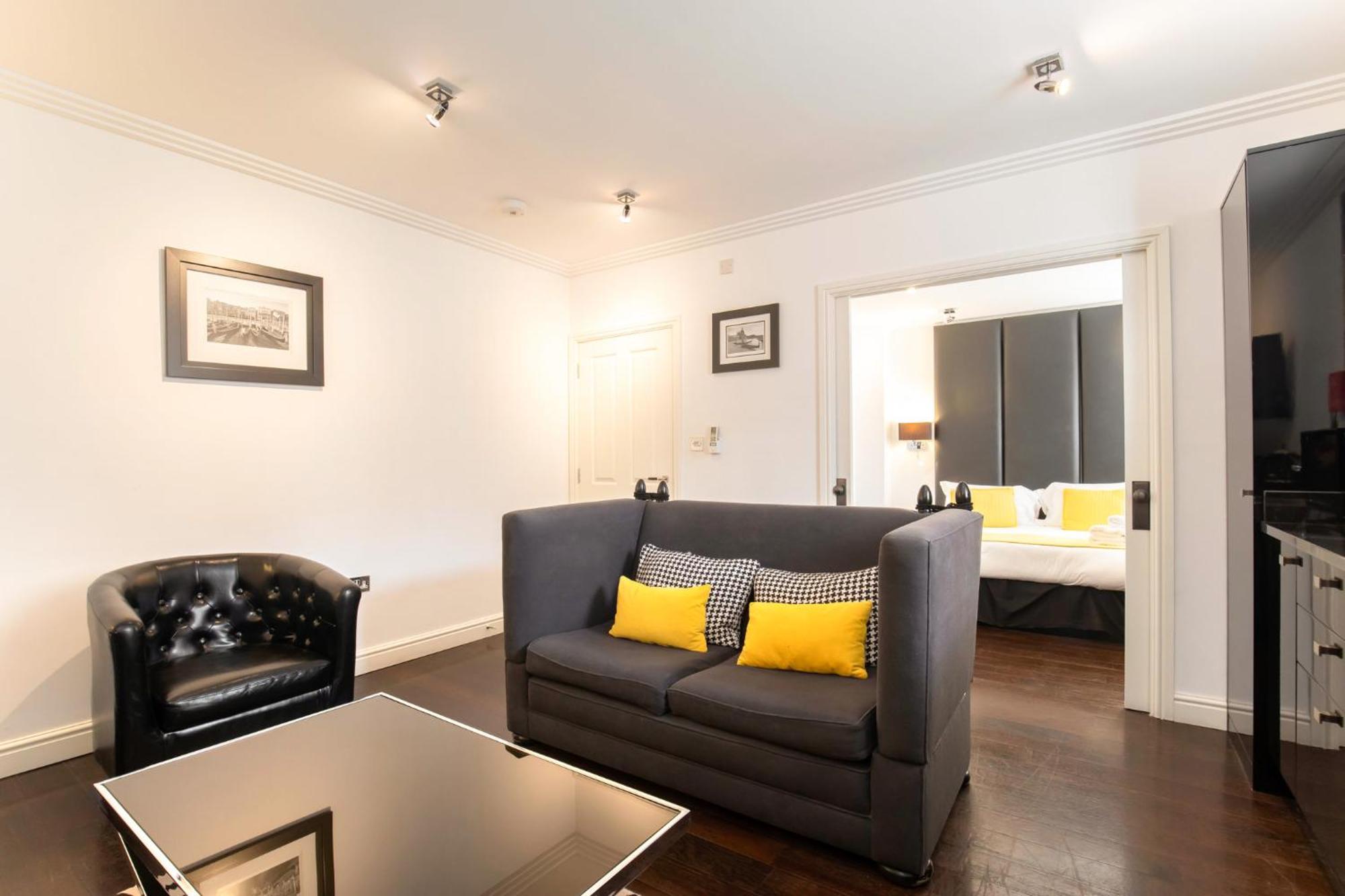 Strozzi Palace Suites By Mansley Cheltenham Esterno foto