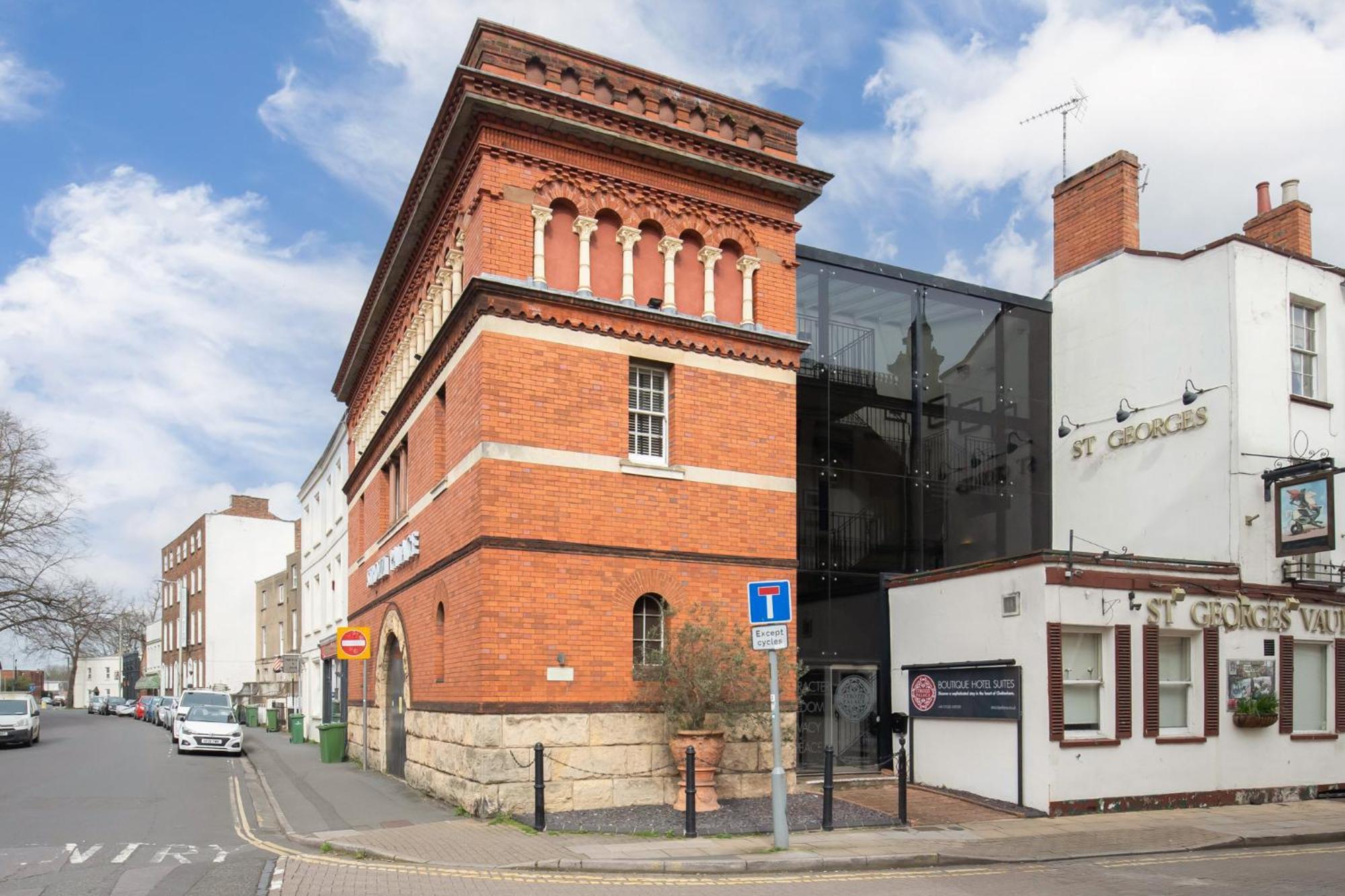 Strozzi Palace Suites By Mansley Cheltenham Esterno foto