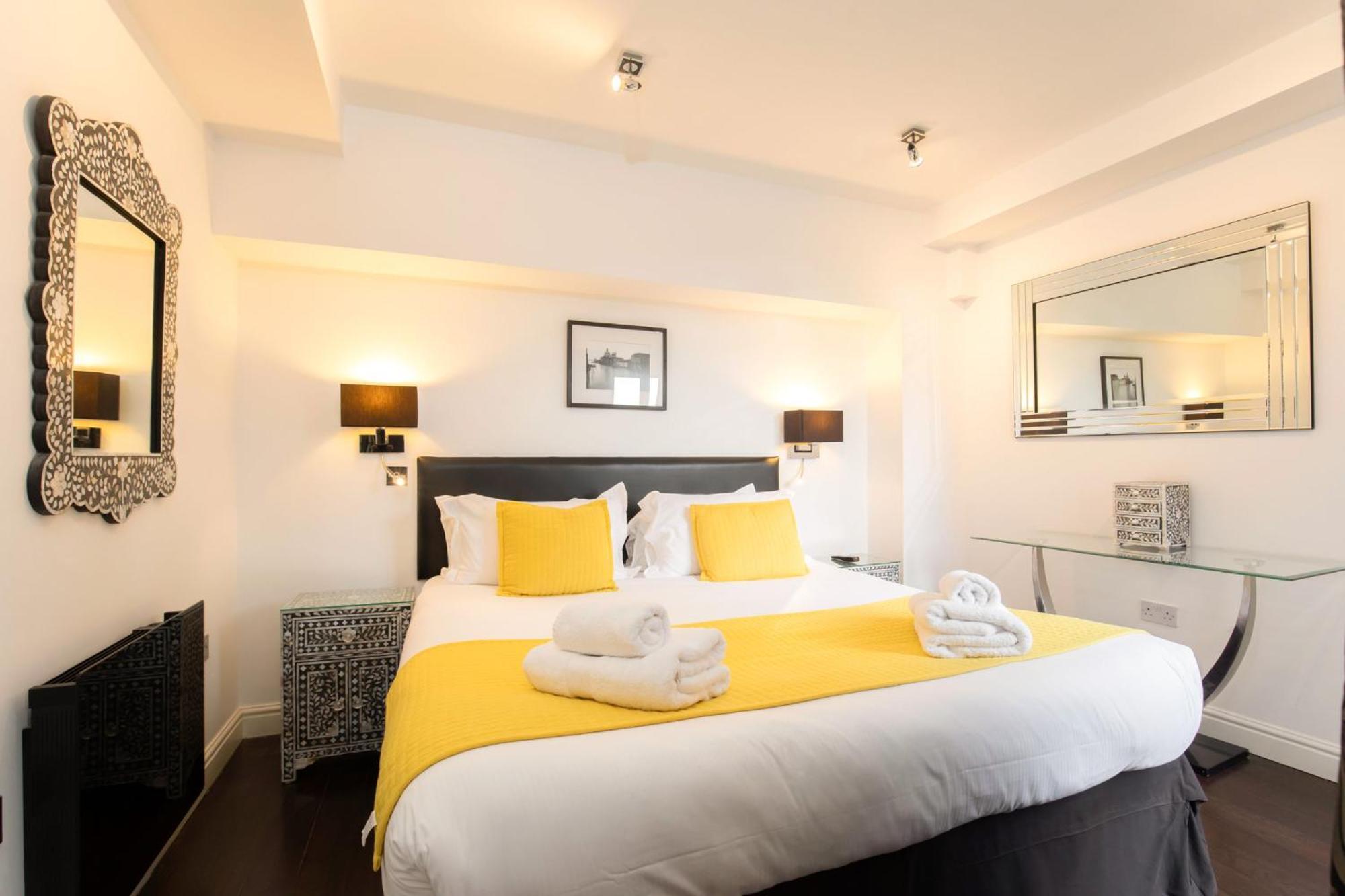 Strozzi Palace Suites By Mansley Cheltenham Esterno foto