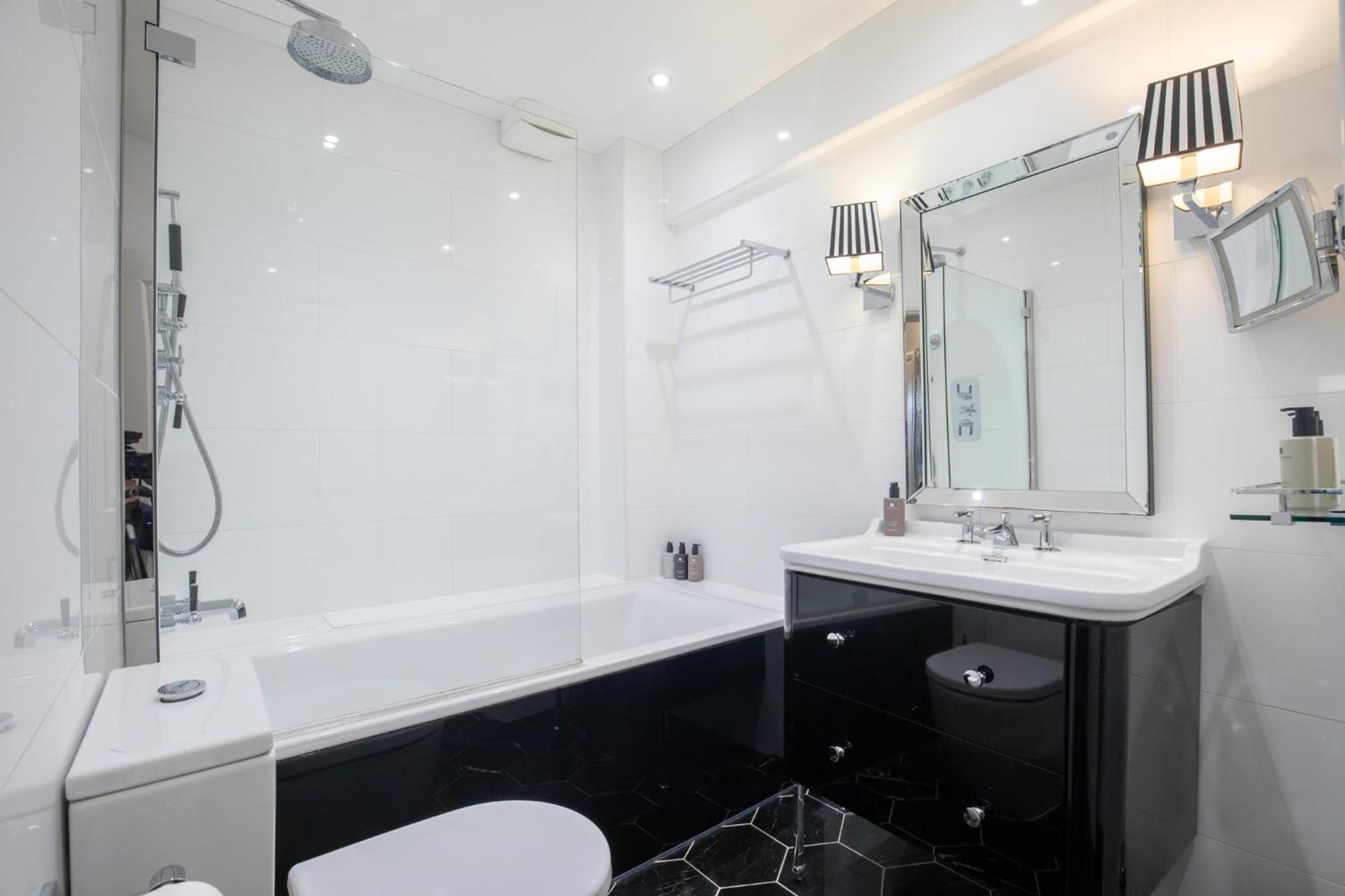 Strozzi Palace Suites By Mansley Cheltenham Esterno foto