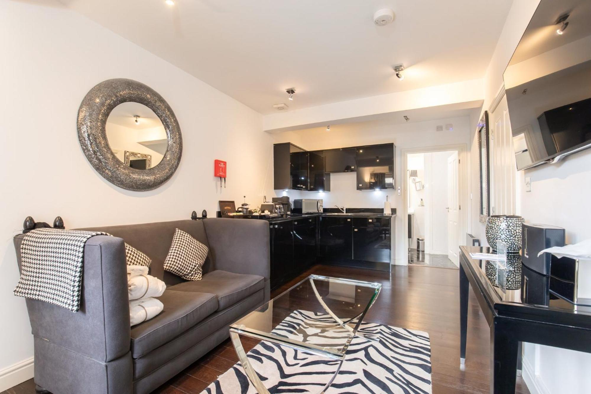 Strozzi Palace Suites By Mansley Cheltenham Esterno foto