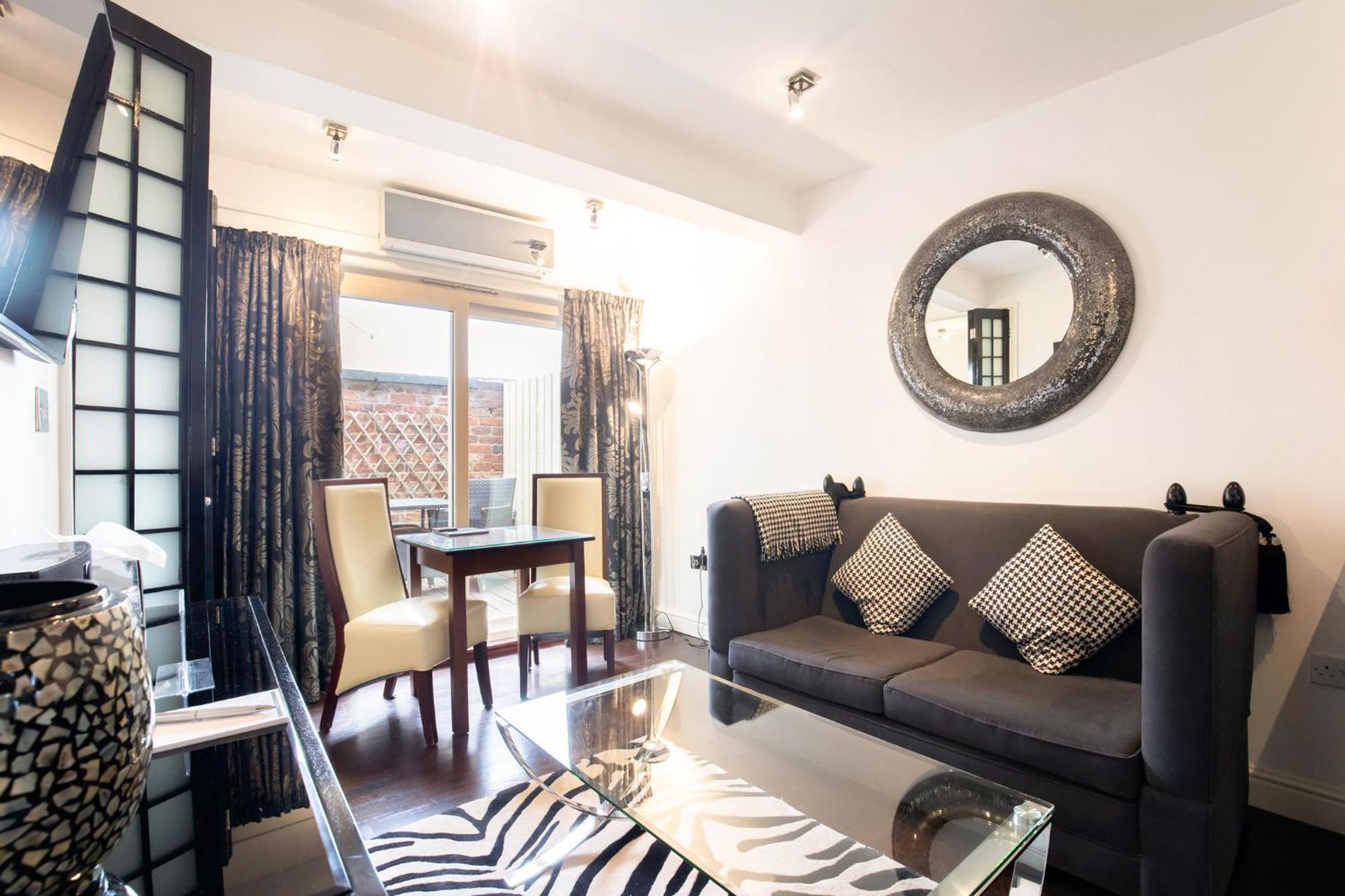Strozzi Palace Suites By Mansley Cheltenham Esterno foto