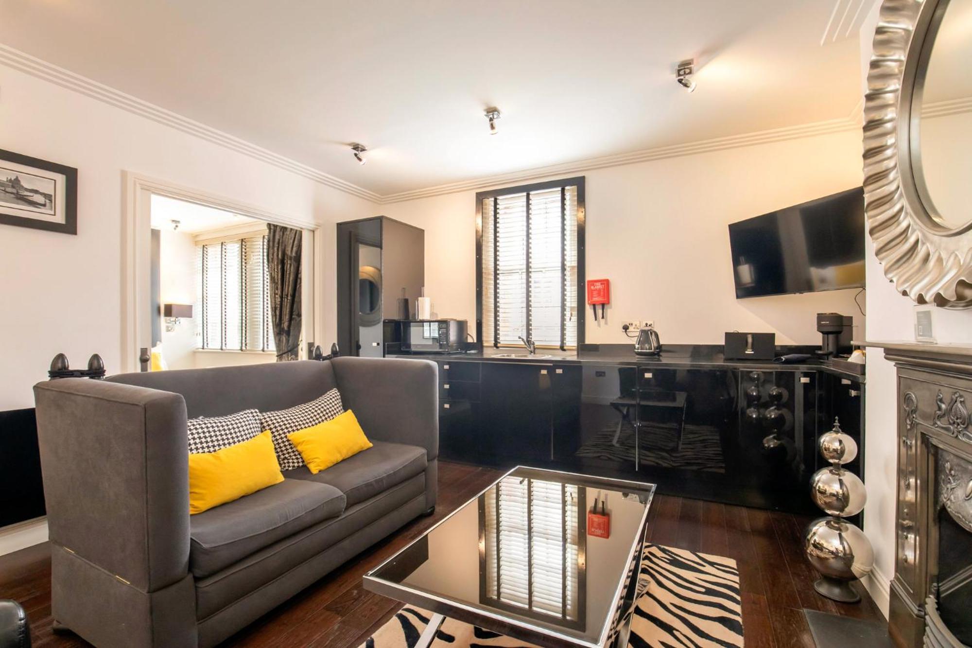 Strozzi Palace Suites By Mansley Cheltenham Esterno foto