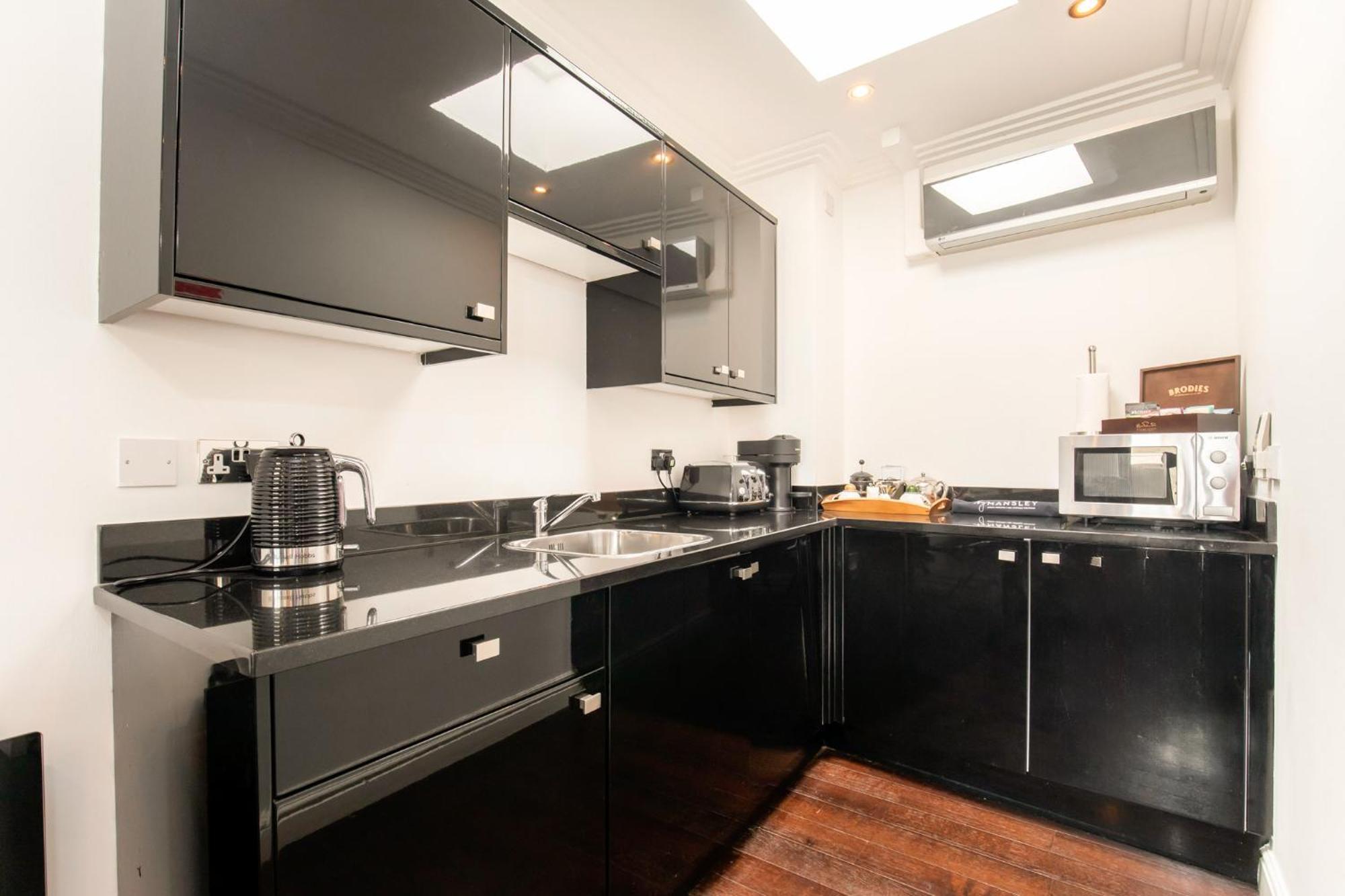 Strozzi Palace Suites By Mansley Cheltenham Esterno foto