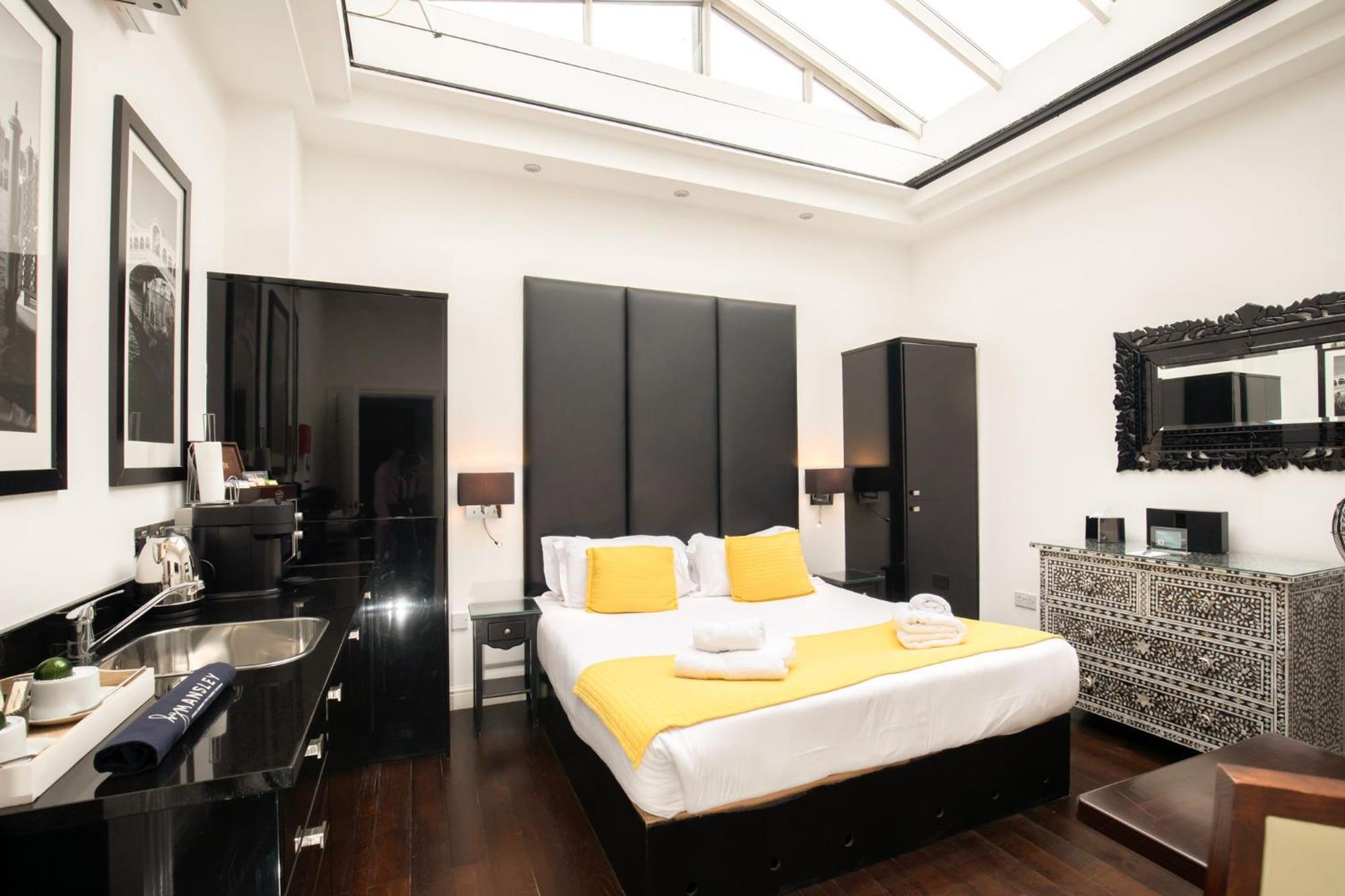 Strozzi Palace Suites By Mansley Cheltenham Esterno foto