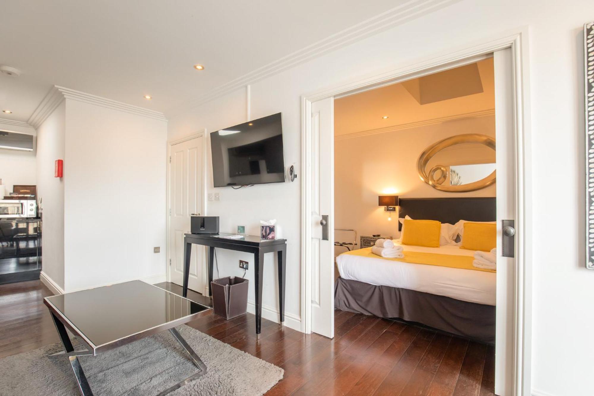 Strozzi Palace Suites By Mansley Cheltenham Esterno foto