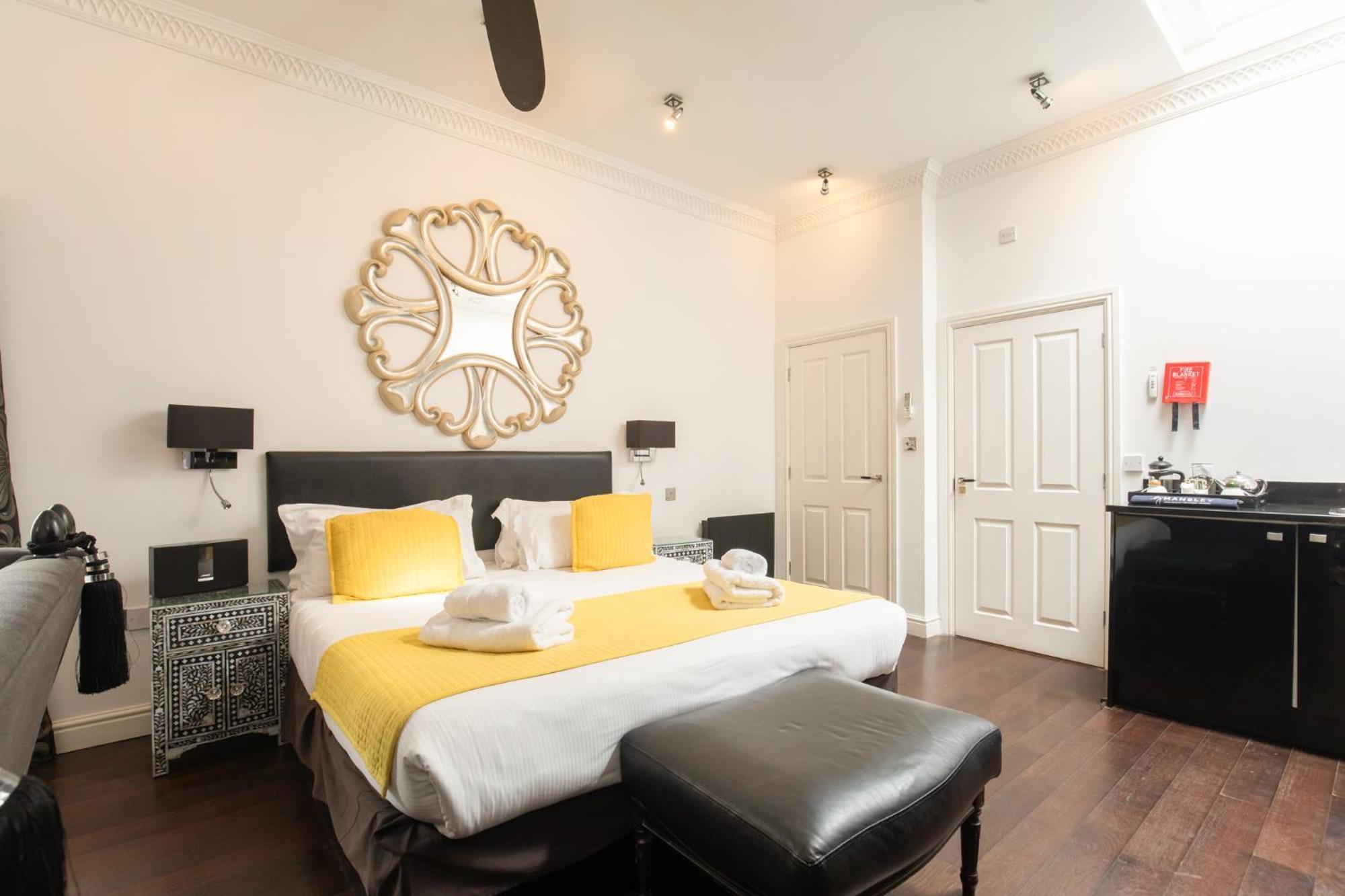 Strozzi Palace Suites By Mansley Cheltenham Esterno foto