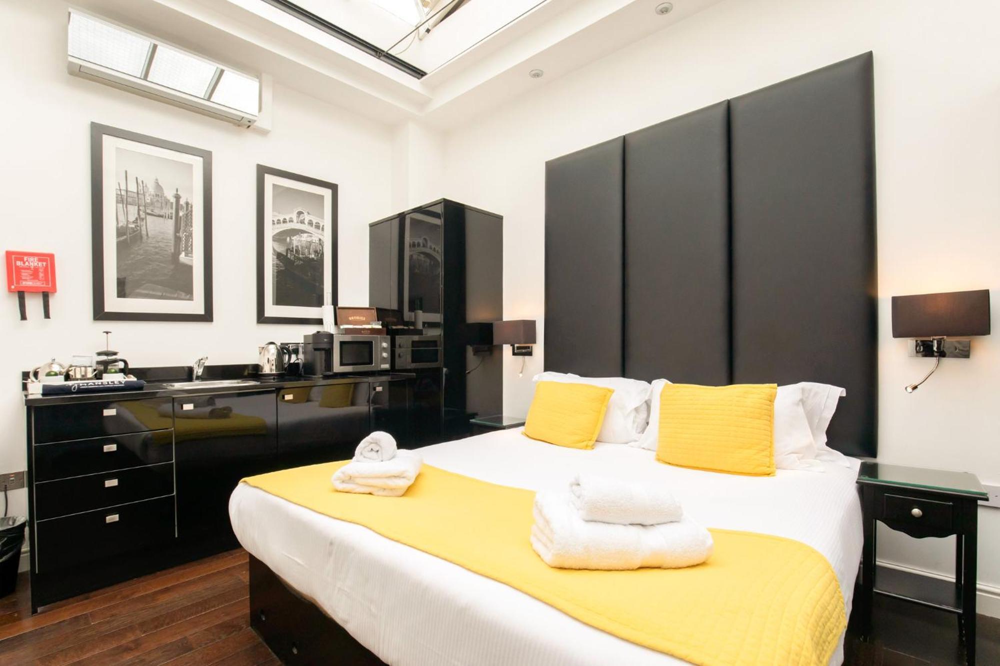 Strozzi Palace Suites By Mansley Cheltenham Esterno foto