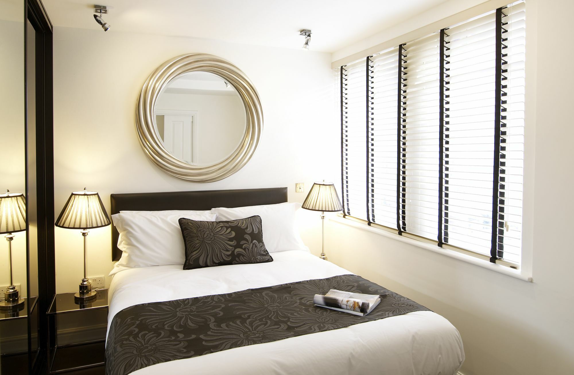 Strozzi Palace Suites By Mansley Cheltenham Esterno foto