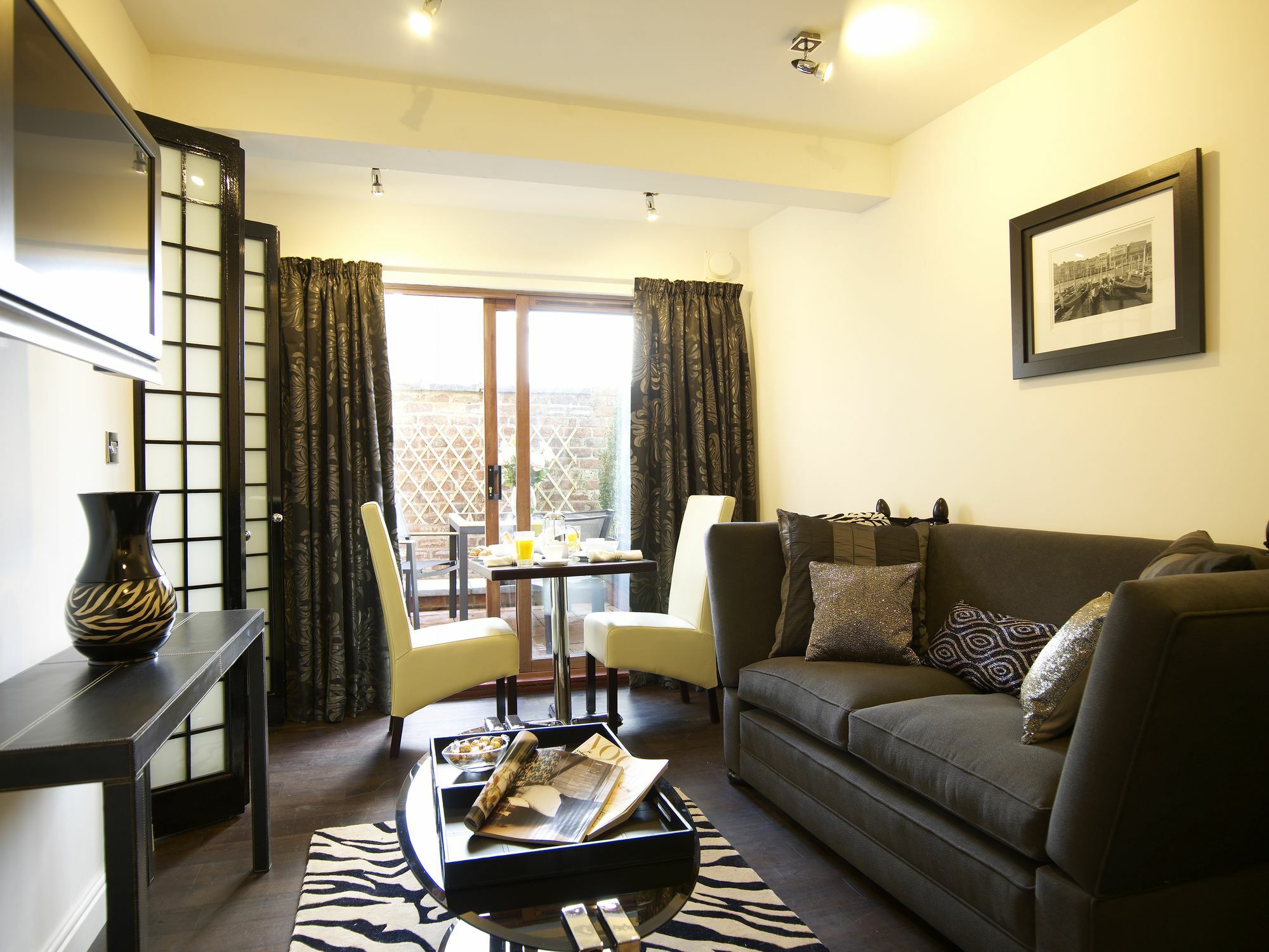 Strozzi Palace Suites By Mansley Cheltenham Esterno foto